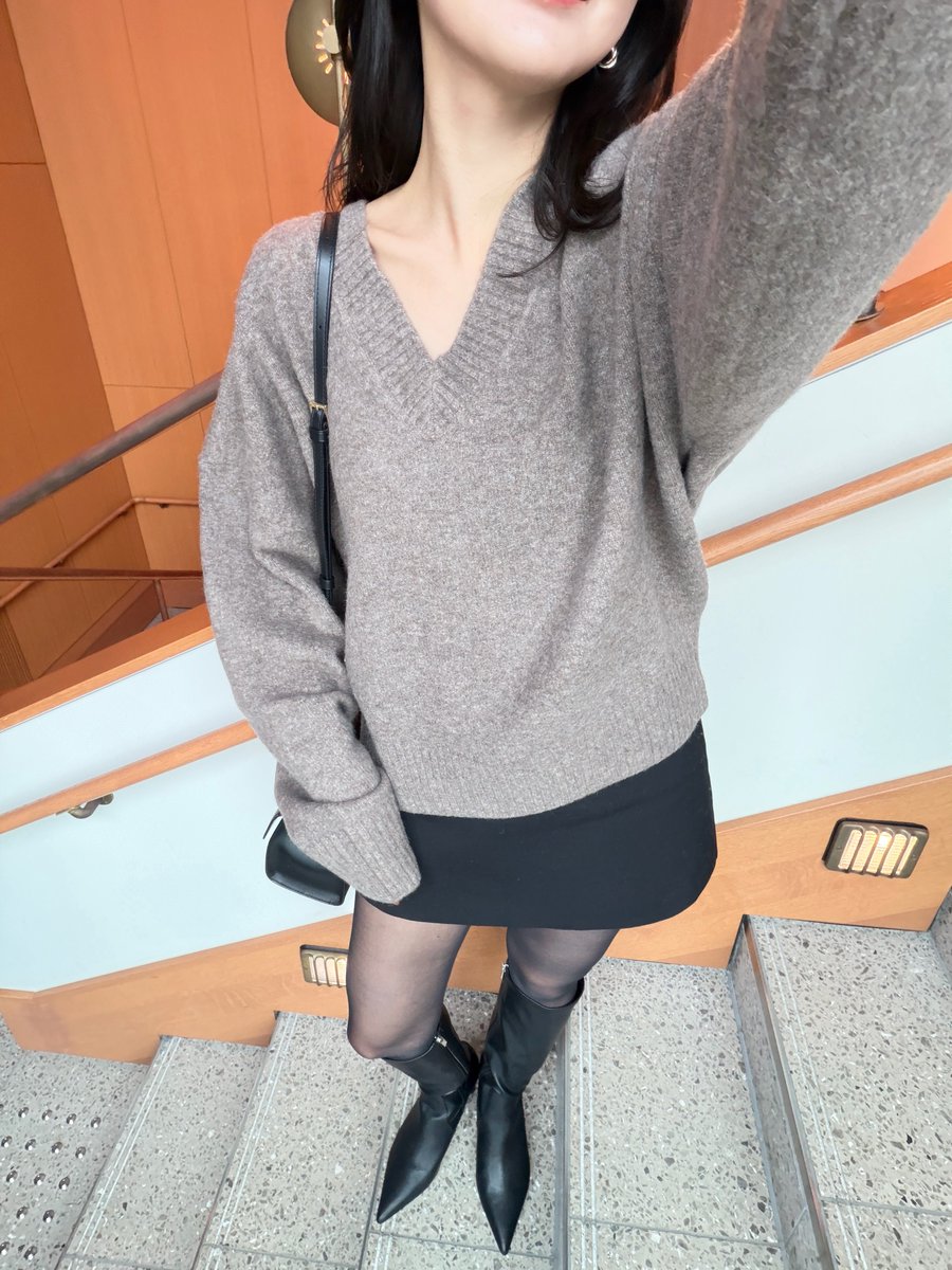 ZARA ソフトVネックスウェット トップス ZARA ソフトVネックスウェット トップス ZARA ソフトVネックスウェット