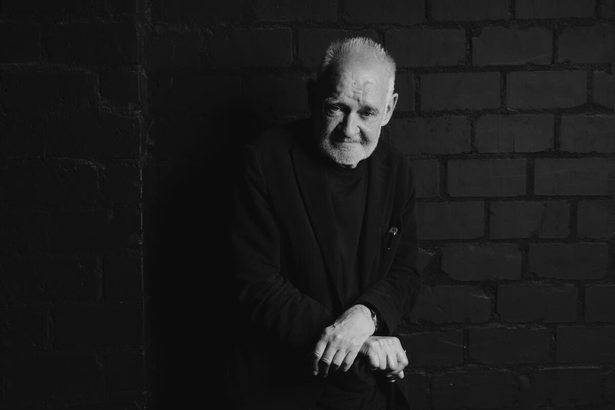 ‘사탄탱고’, ‘토리노의 말’ 등으로 유명한 헝가리 거장 감독 벨라 타르가 향년 70세로 별세했습니다.

(24.hu/kultura/2026/0…)