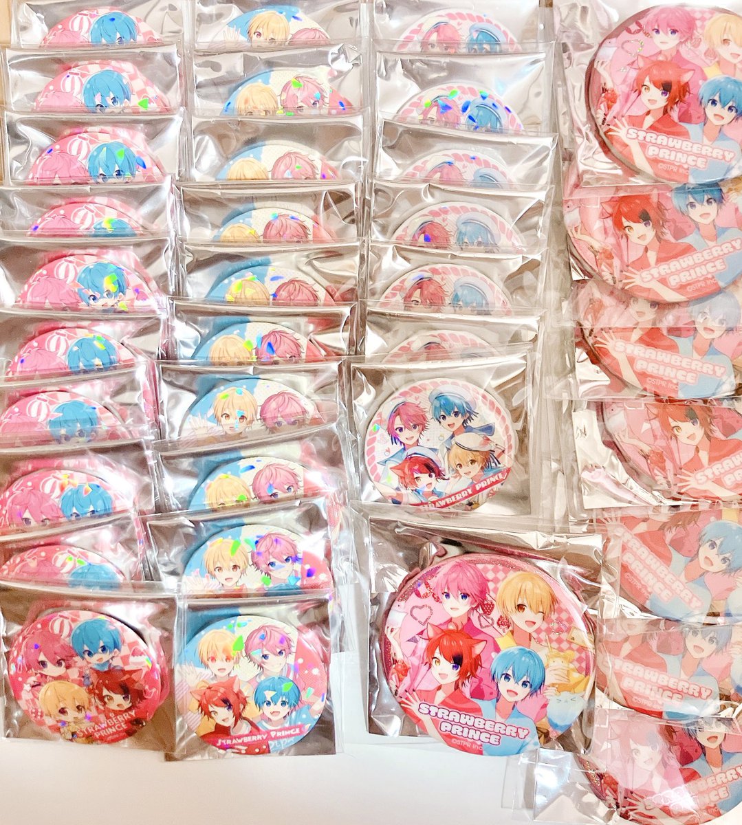 ruri___desu's tweet photo. #すとぷりグッズ回収 #すとぷりグッズ交換 #すとぷりグッズ買取 #すとぷりグッズ譲渡 
【譲】
画像

【求】
買取＞＞＞交換(1枚目ＡＬＴ) https://t.co/HM4apcDTy0