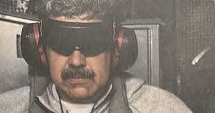 Un gran show.
Machado traicionó a su país al pedir que lo invadiera USA; Trump traicionó a Machado haciéndole creer que la pondría de presidenta; Delcy traicionó a Maduro entregándolo a Trump. El único que esta vez no traicionó fue el tonto de Maduro -y por eso ahora está preso.