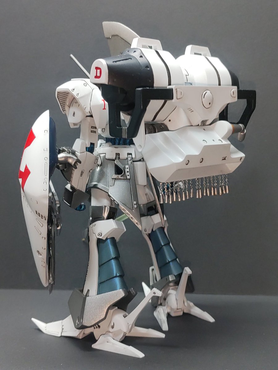 Dink0330's tweet image. WAVE 1/144 レッドミラージュ
初期ver.
チョットだけ写真を撮りました😊