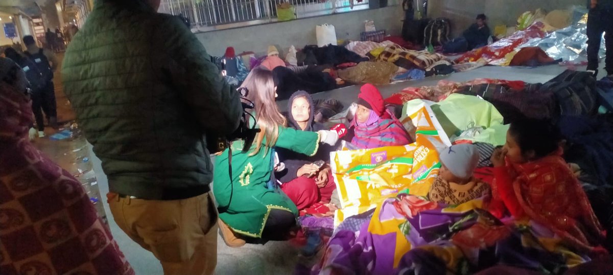 janpahal's tweet photo. In a special rescue drive we rescued nine homeless patients and their caregivers from @aiims_newdelhi gate to @dusibdelhi shelter and dropped them back in the early morning for treatment @CMODelhi @ashishsood_bjp @KapilMishra_IND @dharmendraind https://t.co/B5fUQtc93G