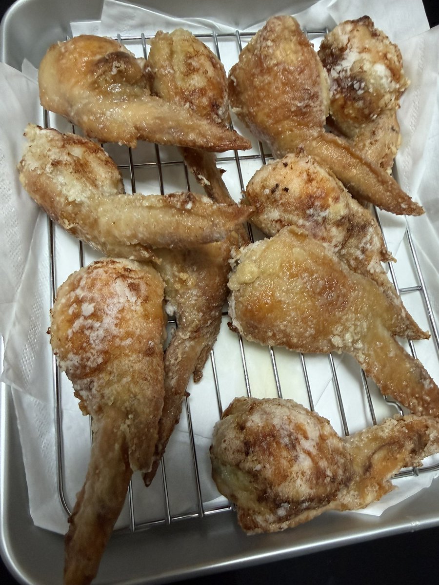 045mk5's tweet image. 手羽餃子揚げた😮‍💨