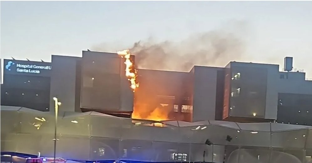 PenchoEfese1's tweet photo. Ya estamos salvados, no se pega más fuego al Hospital Santa Lucía d Cartagena. https://t.co/5j8HFg8GOH