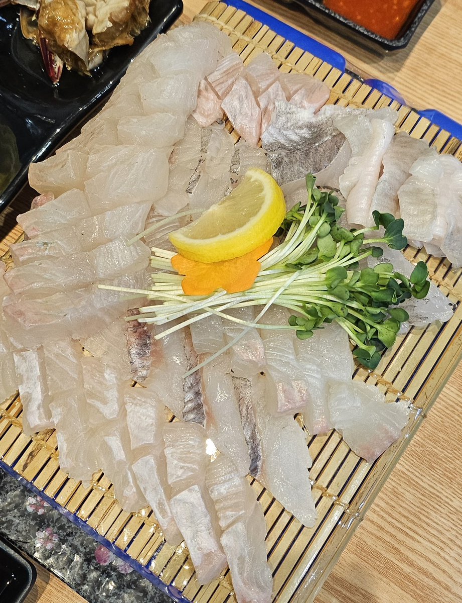 석우야 나는 저때 먹구 있었어🤤
휴가나와서 광어도 꼭 먹기를 ㅎㅎㅎ