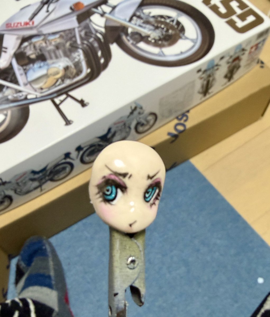 🐴っ娘のお顔はPCK先生イラストモチーフのだい2弾なのですが、この蓮斜め角度の娘のイラストが沢山あって、皆かっこかわいいんですよ‼️❤️

中途半端にちょっと正面ぽくアレンジしたら、あんま良く無いんですよね😭

なのでちょいと手直しして、思い切って角度限定フェイスパーツ‼️

可愛い"(∩>ω<∩)"