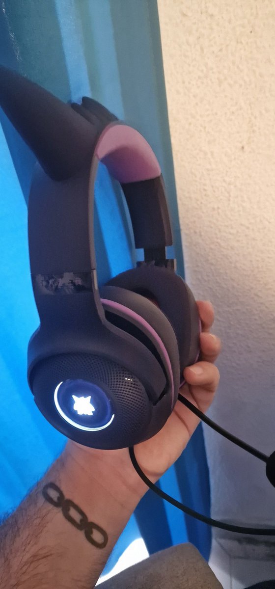 coldnight_exe's tweet image. Soy un puto niño pequeño