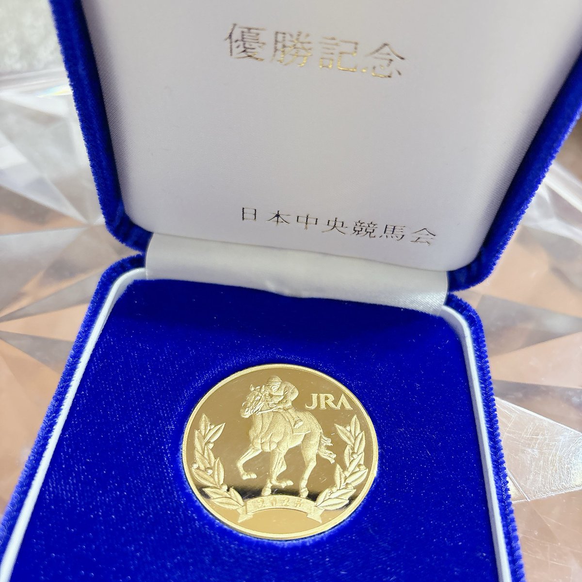 naoyauma's tweet photo. ウィングブルーの優勝メダルを0名様にプレゼントします🎁

＜応募方法＞
1️⃣アカウントをフォロー
2️⃣本投稿をリポスト
〆切は2026年1月31日
※当選者にはDMでご連絡

これは大切にします笑 https://t.co/RDVpCNOG9q