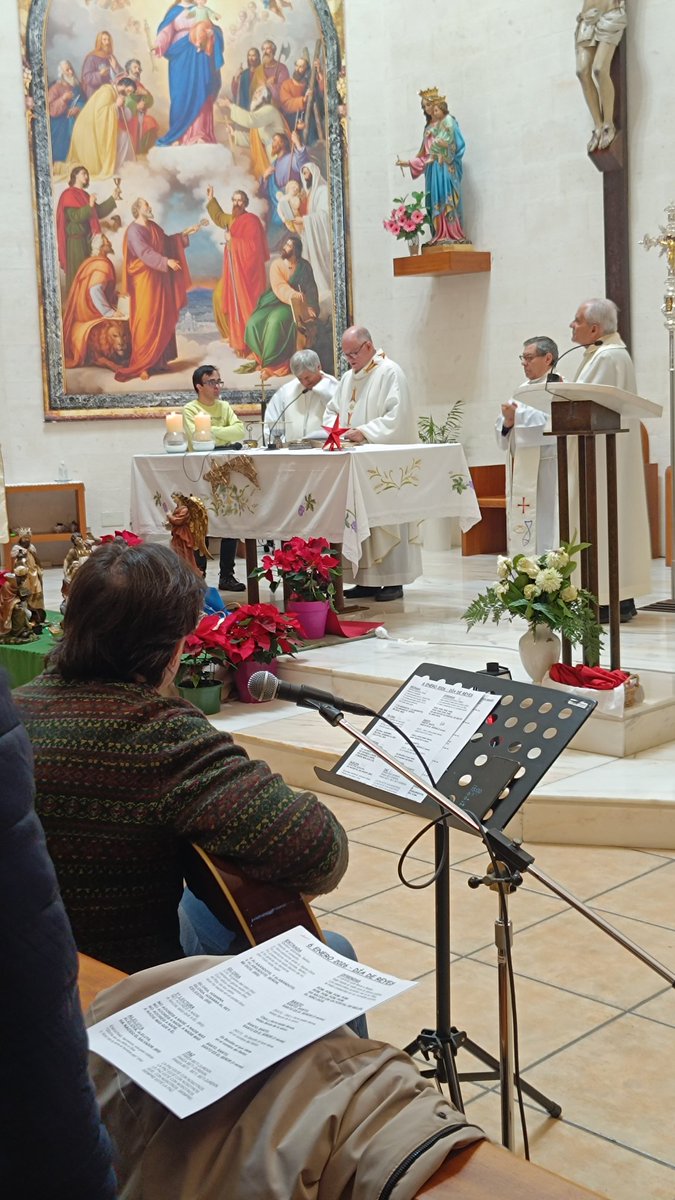 Los Reyes Magos han estado en la Eucaristía de la #Epifania2026 de la parroquia San Francisco Javier

No han traído oro, incienso, ni mirra, pero... 
¡Nos han traído Esperanza, Amor y Fe!