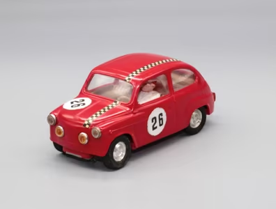 LM__'s tweet photo. @juanjoabsolut @historacing @VicarioMartin @Jose_ArmandoGH @Raul_Olivan #FotosDeCoches en el día de #LosReyesMagos para mí siempre va asociado al juguete racing por excelencia.... Mi primer #Scalextric (que aun conservo), con 2 #Seat600 corriendo a toda pastilla... https://t.co/Nn1FFnqP4k