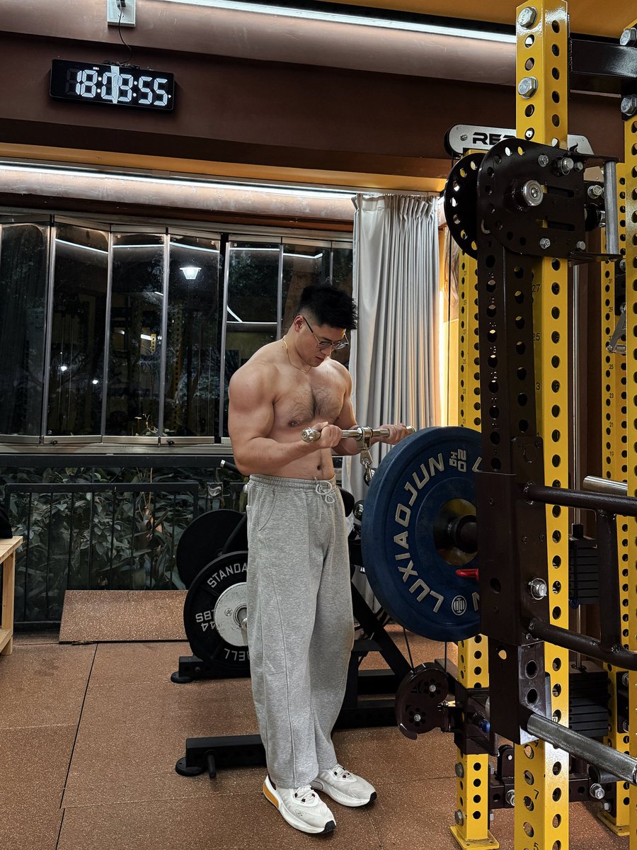 aogereal's tweet image. 肩膀头子