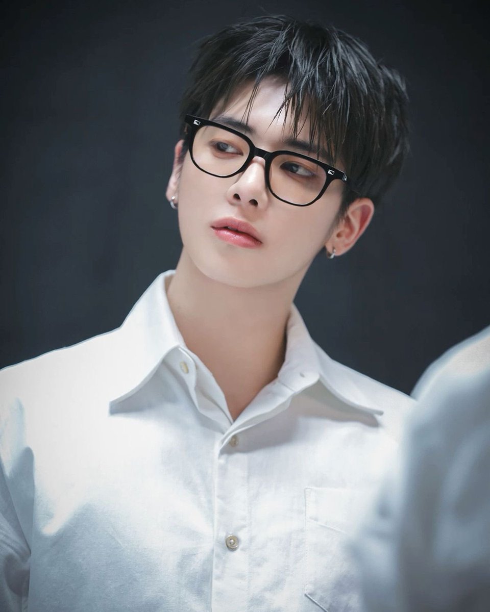 태현이 머리 잘랐나보네!! 개인적으로 저 머리 한번만 더 해줬으면 좋겠음….