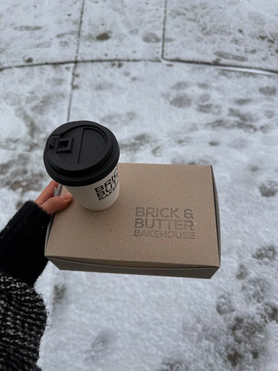 shabnamaamir's tweet photo. Caffeine and sweetness to keep me warm this snowy seasonโ๏ธโ๏ธ๐ #WinterIndulgence https://t.co/NckJ2gFMLP