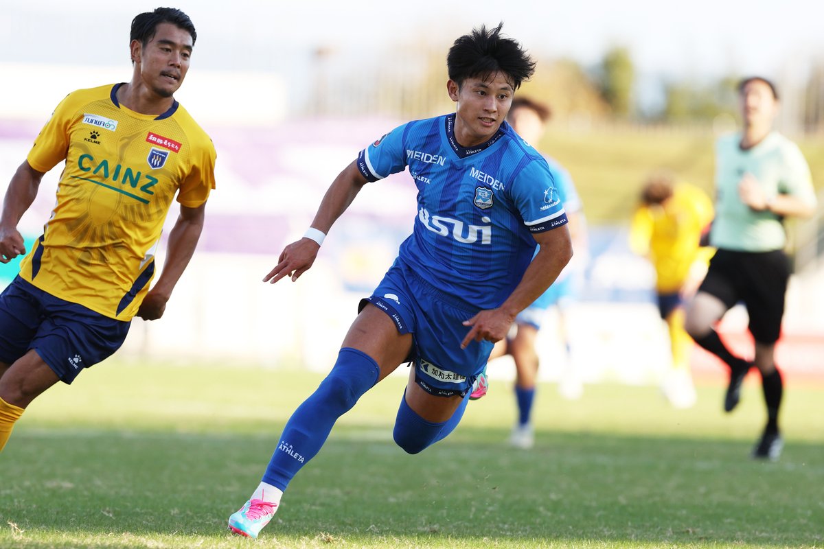 アスルクラロ沼津　＃10染矢一樹　選手　スパイク アスルクラロ沼津 ＃10染矢一樹 選手 スパイク