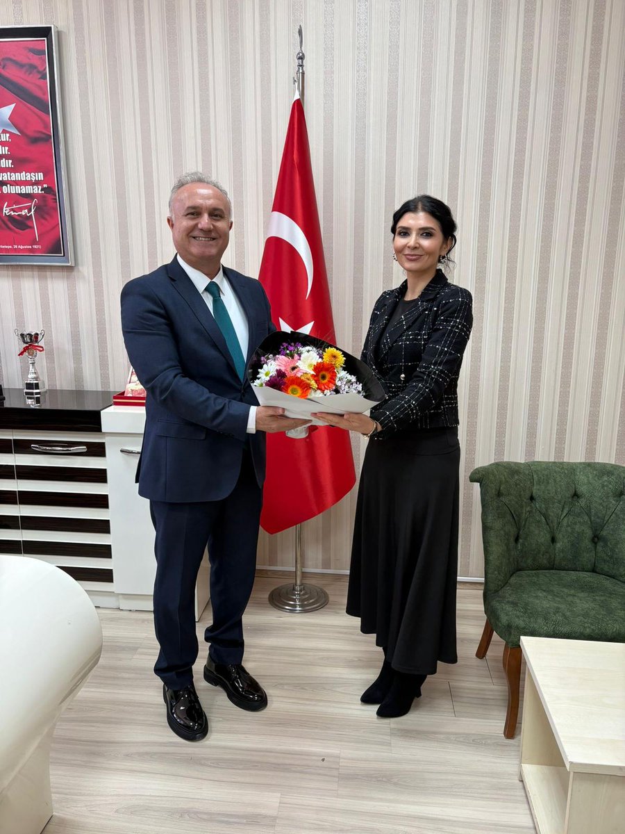 Haymana İlçe Milli Eğitim Müdürlüğüne atanan Sayın Adem  SOYALP, İlçe Milli Eğitim Müdür Vekili  Sayın Elçin ÖZTÜRK'ten  görevi devralmıştır. 

Müdürümüze yeni görevinde başarılar diliyoruz. 

@ankara_mem
@haymana_kaymakamlik