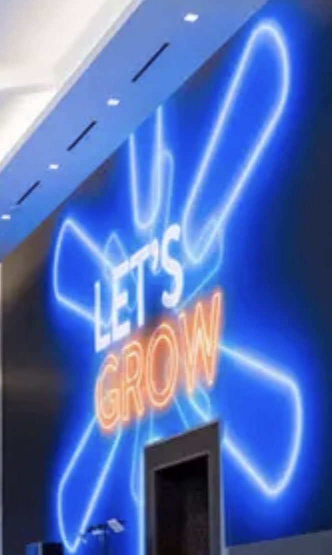 SprawlBusters's tweet image. “WMT is rapidly transforming from a traditional retailer into a vertically integrated media company with reach across its 4600 stores, online platforms and, increasingly, the living room screen.” WMT makes millions selling your info.

invidis.com/news/2026/01/r…