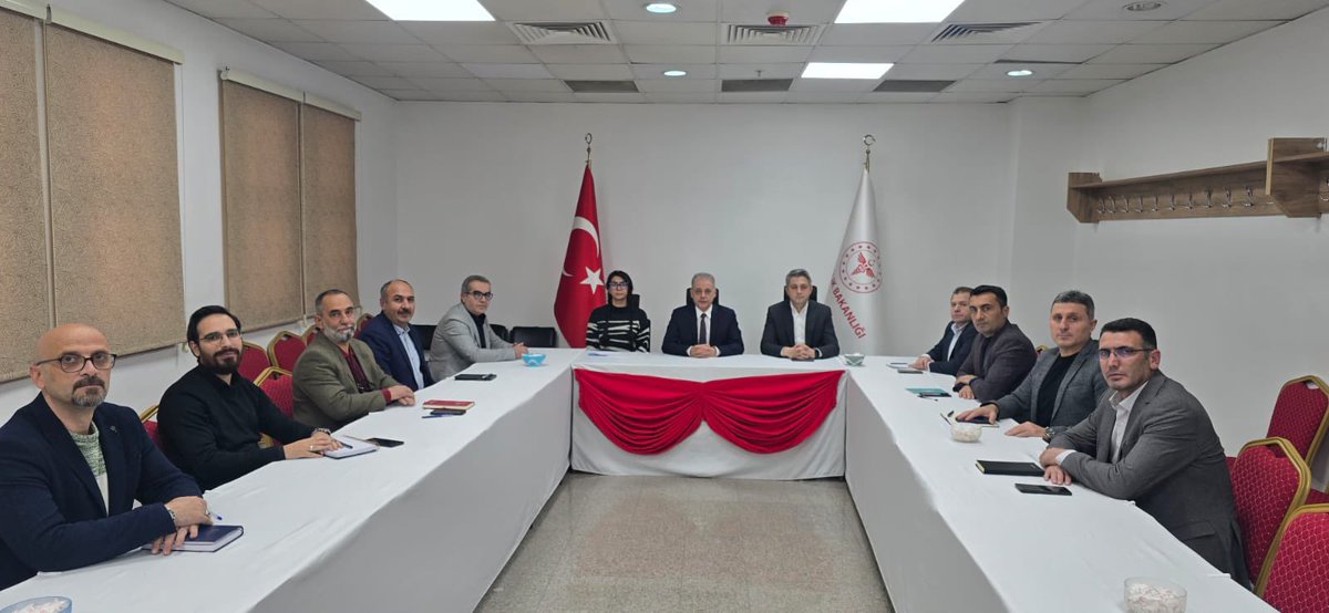 İl Sağlık Müdürümüz Dr. Cihan TEKİN başkanlığında, il genelinde yürütülen sağlık hizmetlerine ilişkin 2025 yılı değerlendirmesi ile 2026 yılına yönelik planlama çalışmalarının görüşüldüğü genel değerlendirme toplantısı gerçekleştirildi.

nsosyal.com/post/106761558…

<a href="/saglikbakanligi/">T.C. Sağlık Bakanlığı</a>
