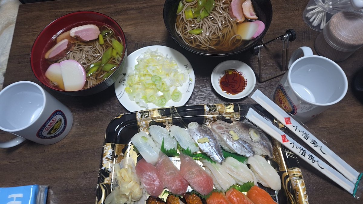 数億年ぶりに小僧寿し
祖父母がよくこどもの日にドラえもん寿司買ってくれてたなぁ