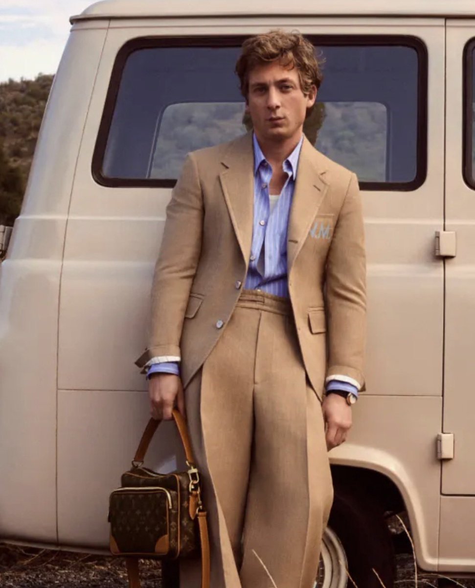 jeremy allen white for the new louis vuitton campaign is making me feel things
