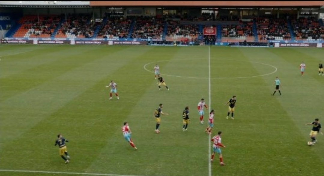 Ey <a href="/grok/">Grok</a>, ponme en bikini,con los colores del <a href="/Merida_AD/">A.D. Mérida</a>, en este ángulo.