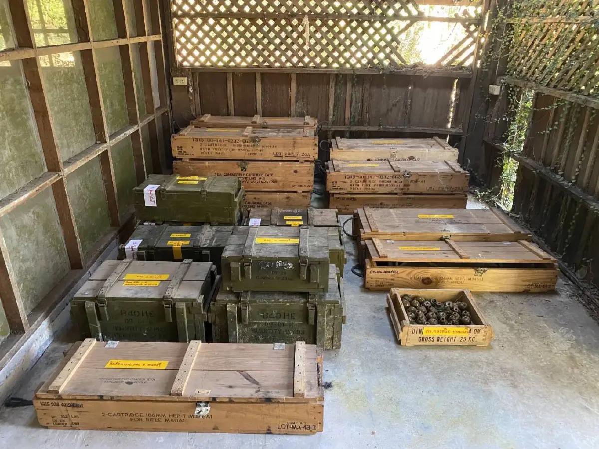 Thai outlets are claiming their marines uncovered a “hidden arsenal” inside Thmor Da casino, including rifles, machine guns, and anti tank weapons. Cambodian authorities say that location is not a casino at all, it is a Pursat border police post (Route 56) inside Cambodian