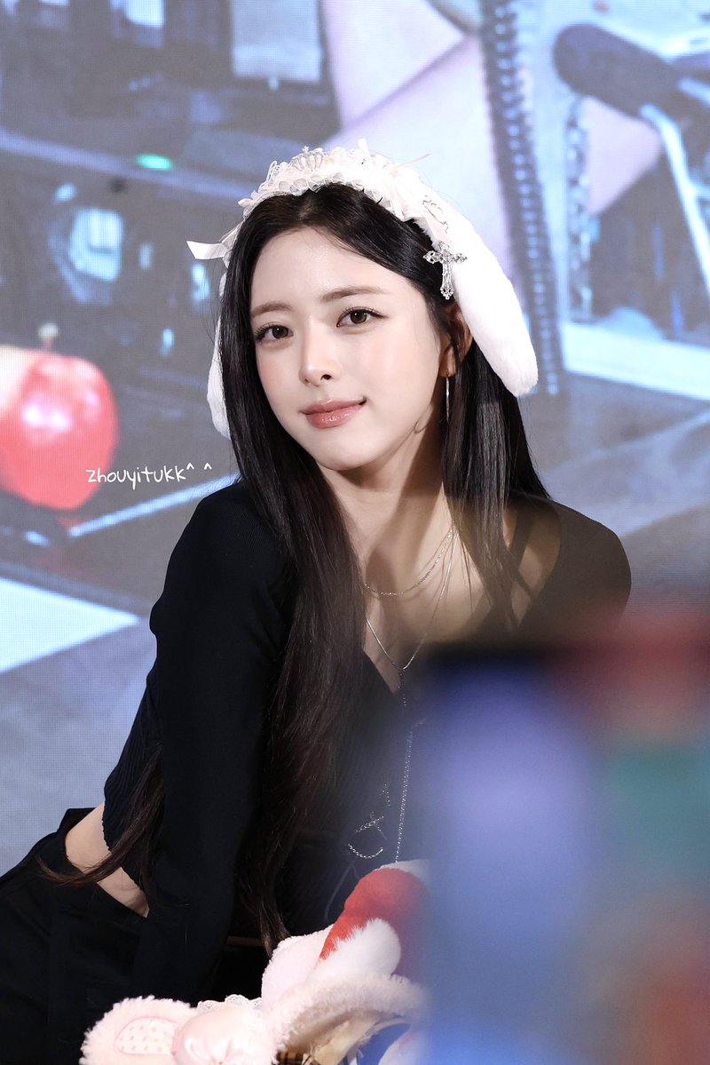 260102 🐰 #ITZY #있지 #YUNA #유나