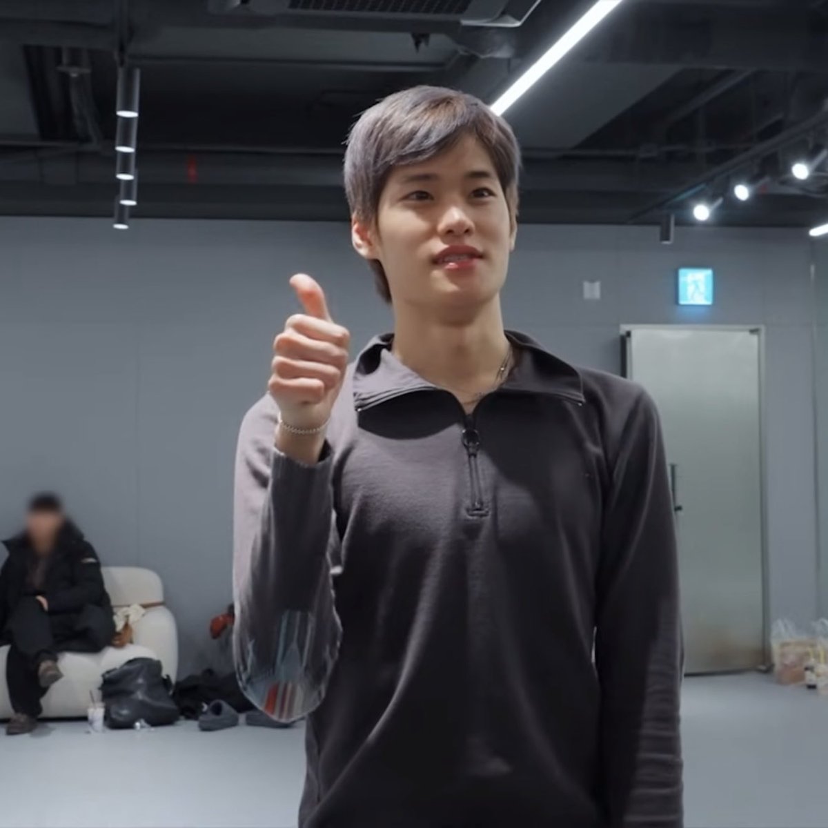 soheeluv_u's tweet image. 아 끼발