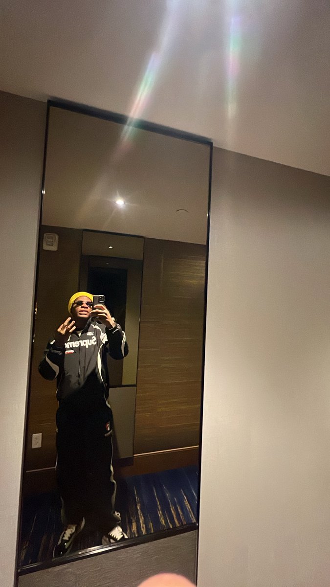 G4bzay7's tweet photo. I’m just going wherever tf this pretty money take me…beeppppp ®️®️ https://t.co/GPly3nEYKw