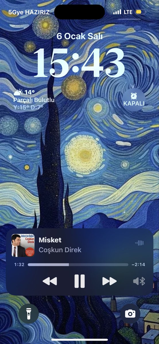 Ne dinliyorsun knk?
Hiç ya öyle slow bişeyler