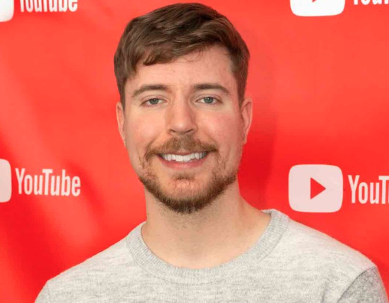 AboutMusicYT's tweet image. MrBeast reacts to NewJeans fans asking him to help Danielle amid her legal battle with ADOR.

"What do I need to do?"