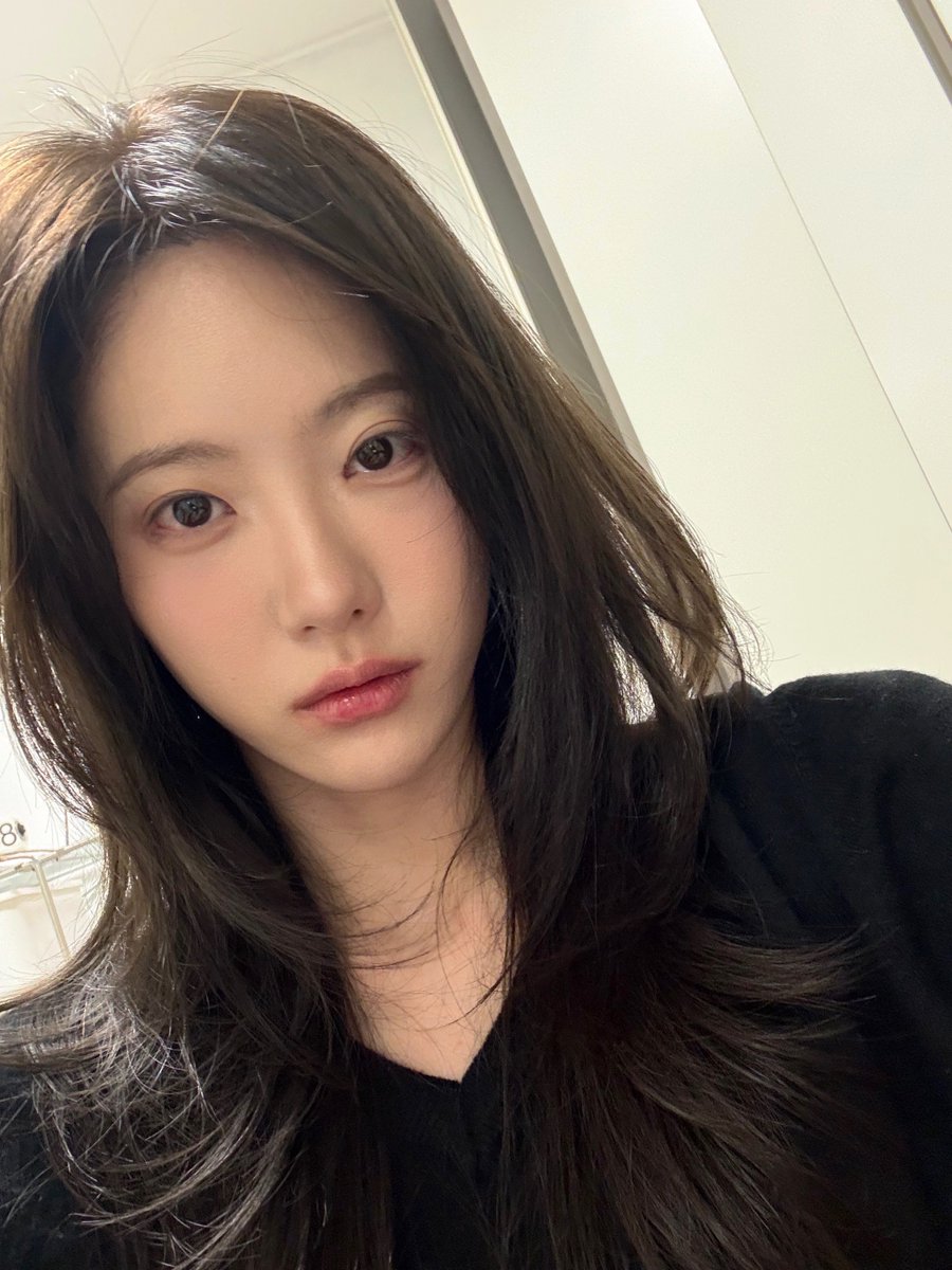 머리 너무 잘 어울리네 우리 강아디😍
팬싸가 기대된다구우🤍
나두 루다 보려고 미용실 다녀옴ㅎㅎ

#루다