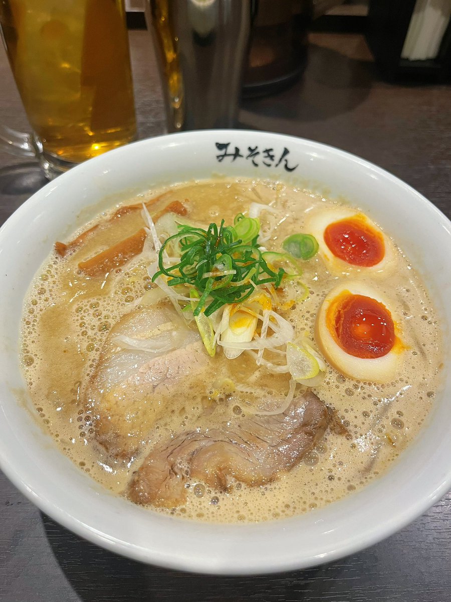 ウラ tweet media