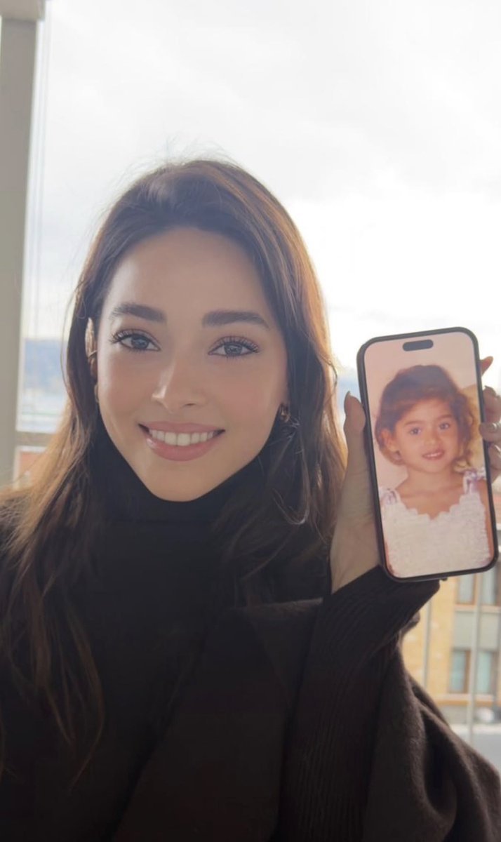 MuzikveTV's tweet image. Güzel oyuncu #SimayBarlas, çocukluk fotoğrafını takipçileri ile paylaştı. 💫