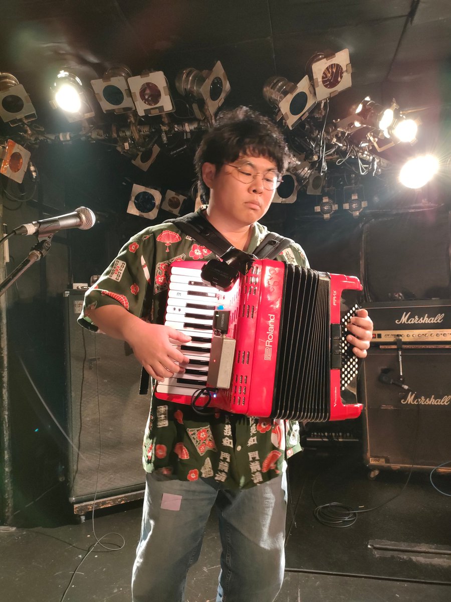 のっぺらトモフ！　これは早めに確保しておこうと思い、予約完了。もう整理番号36番でした。だいぶ先なので確保したの忘れて二重取りしないよう気をつけよう…。
年末撮ったのっぺら各メンバー画像、アップします。