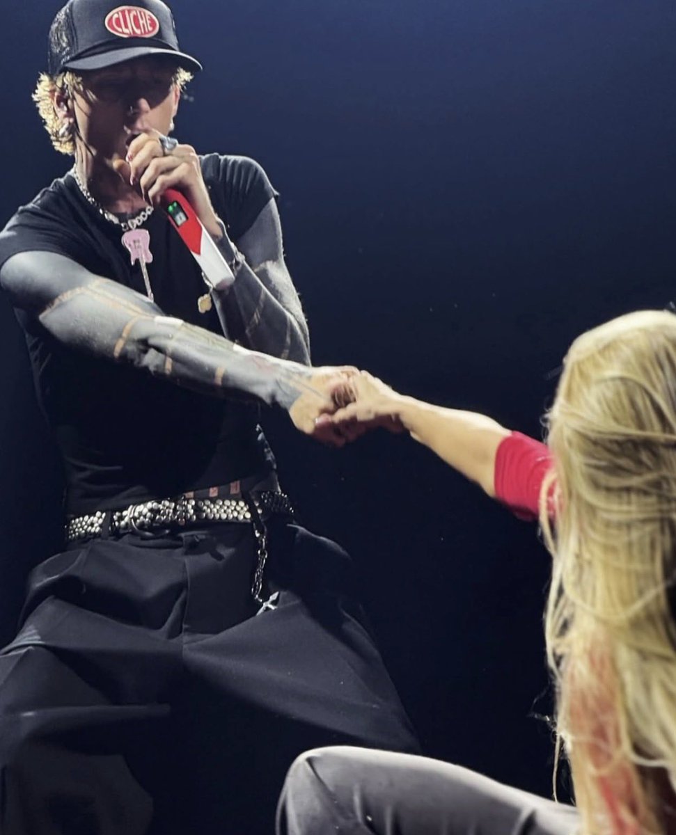 mgk picking up and pulling est through the bullshit