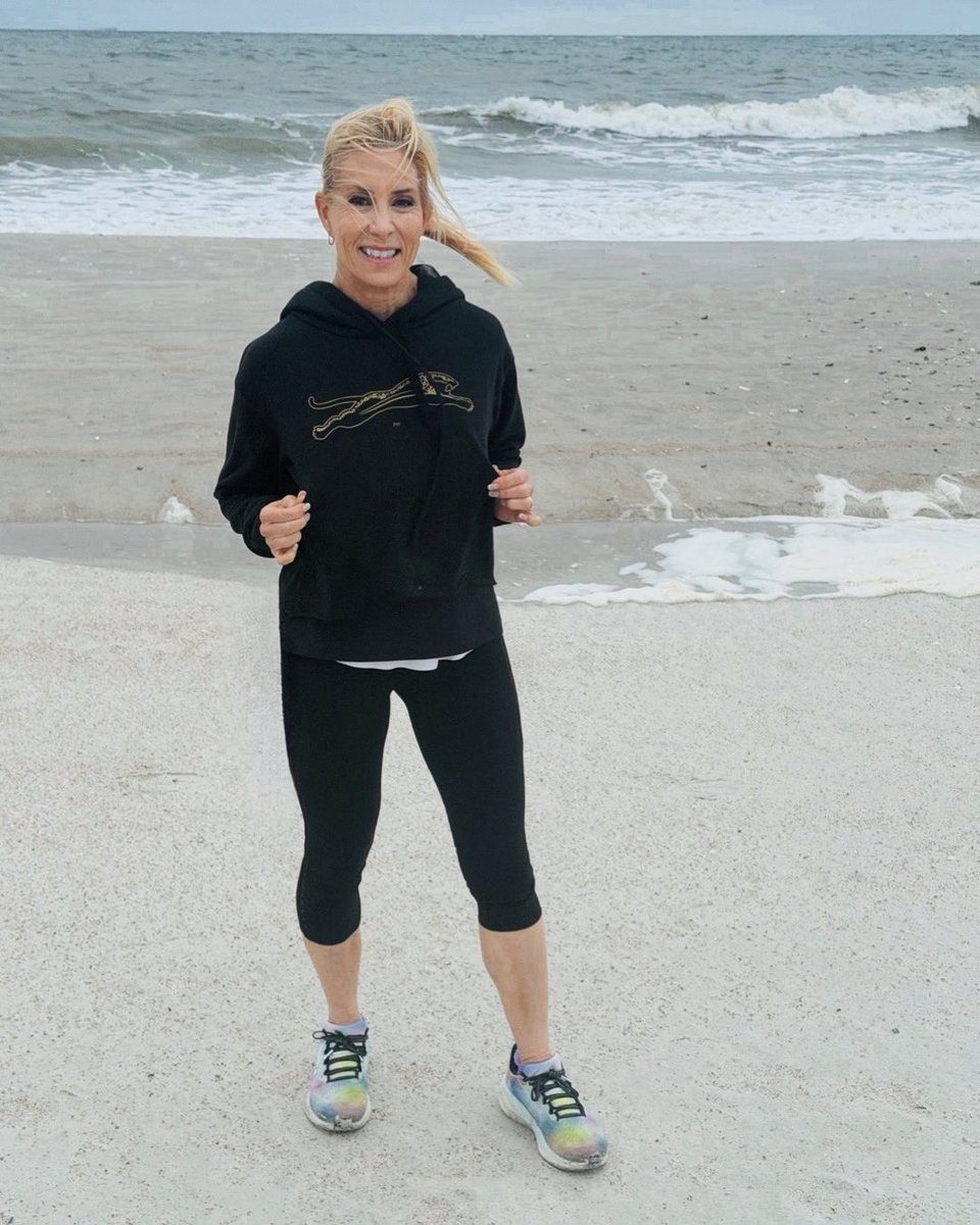 DonnaDeegan's tweet photo. Who else was too excited to sleep last night? Feel like I could run through a wall today!! #Cleats on the ground @Jaguars - See y’all at The Bank!!! #duuuval https://t.co/TwEqTEbLBL