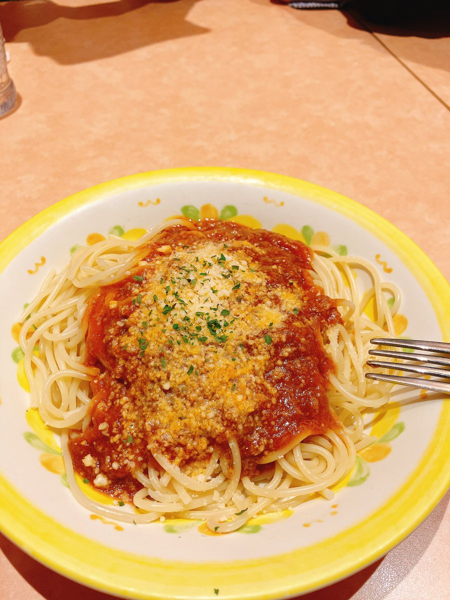 稽古でした！年明け一発目！

久しぶりに長めのインプロやりました。インプロ楽しいけど、頭使うからかめっちゃお腹減った。夕飯食べて、いまめっちゃねむい(  ¯꒳​¯ )ᐝがんばって帰ります