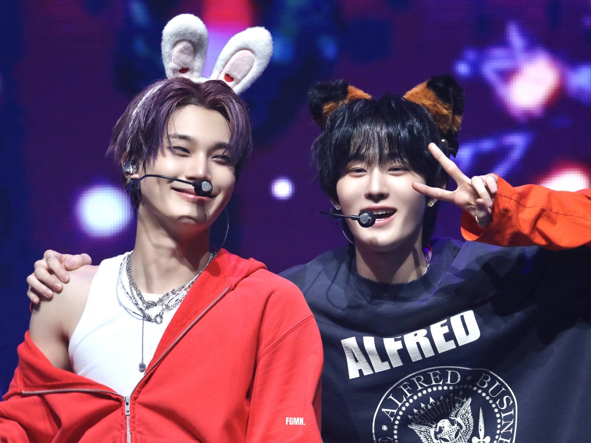 260104 OUR EVNNEing

🩵🤍

#이븐 #EVNNE 
#박한빈 #PARKHANBIN #パクハンビン
#지윤서 #JIYUNSEO #チユンソ