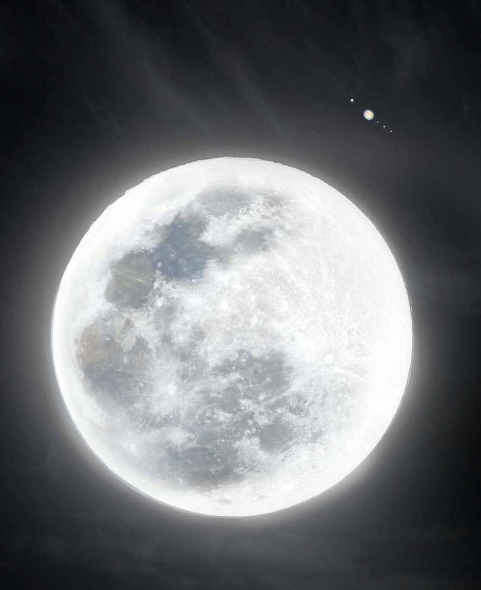 M1ONLOVER's tweet image. First Supermoon of the year with Jupiter