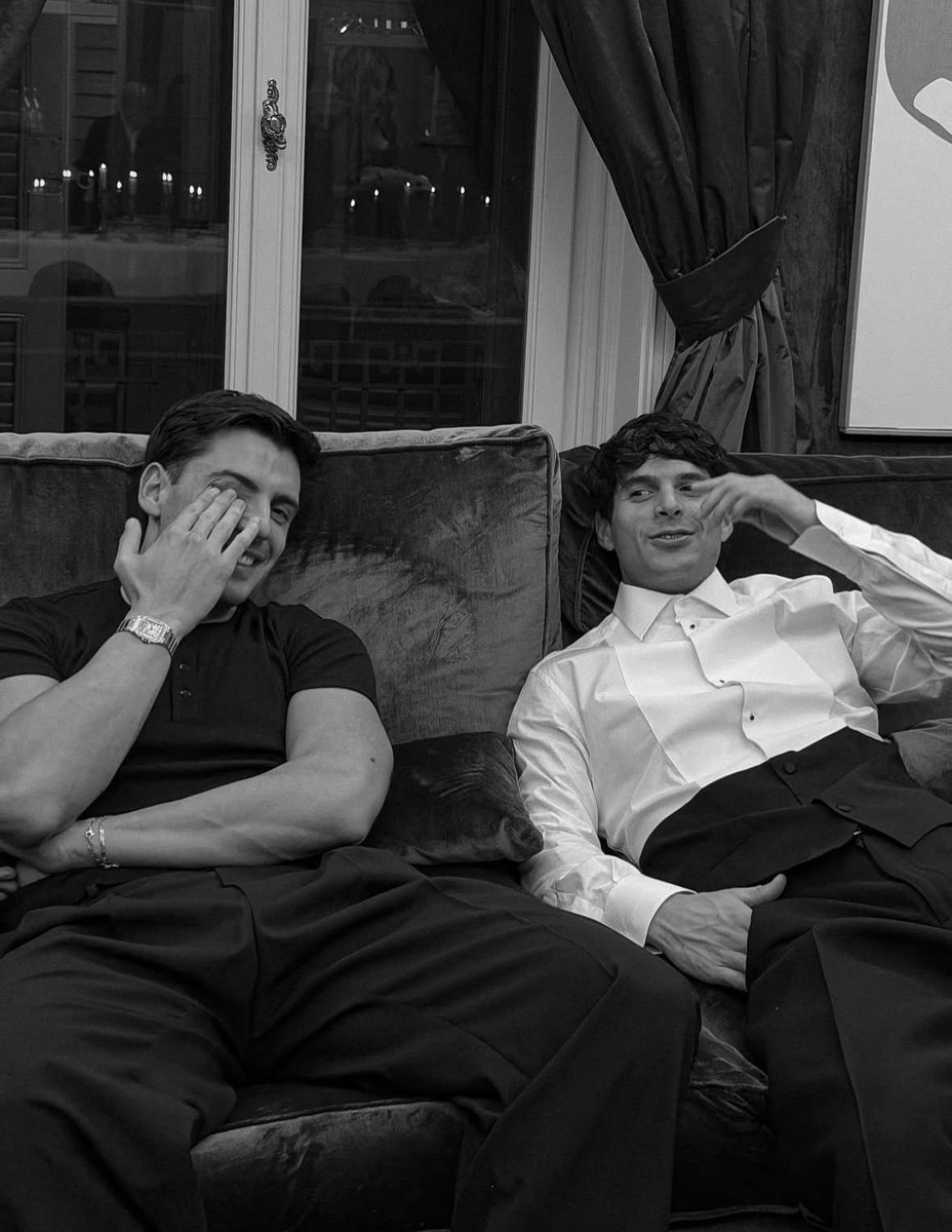 rafeburbage's tweet photo. [ rafeburbage | ig story | 02/01 ]

happy birthday dude https://t.co/tUSX3DQ2KM