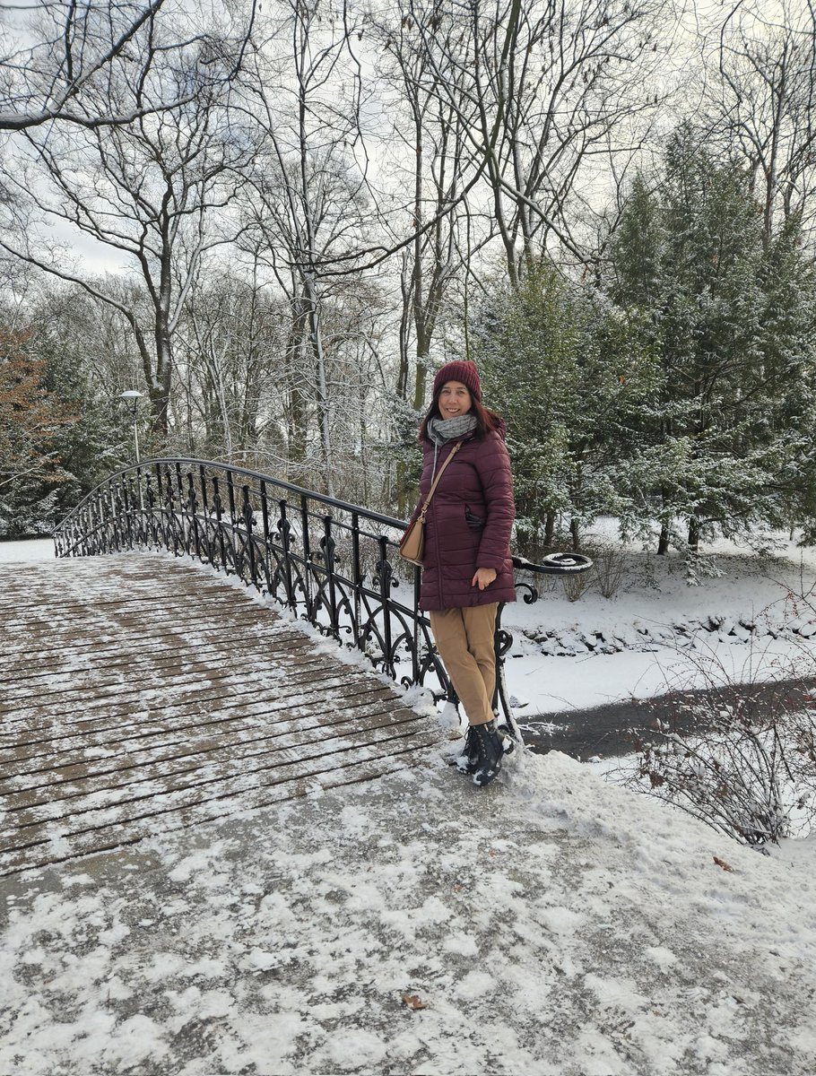 Beata68283258's tweet photo. Świat biało-niebiesko i szaro- zielony.... Pięknie ...
I ta cisza wokół, skrzypiący śnieg i gdzieś w oddali świergot ptaków. Magia. https://t.co/SozDWhRysY