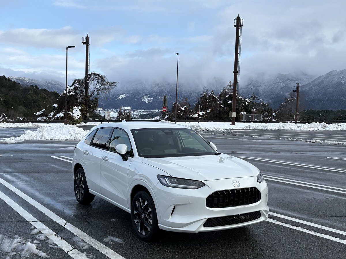 Volvoxc60B5's tweet photo. 雪景色とZR-V Z 4WD。（1.5L ガソリンターボ）
納車されてから10日で550km走破。NX350hとはまた違った楽しさあり。 https://t.co/ELoHUTiobu