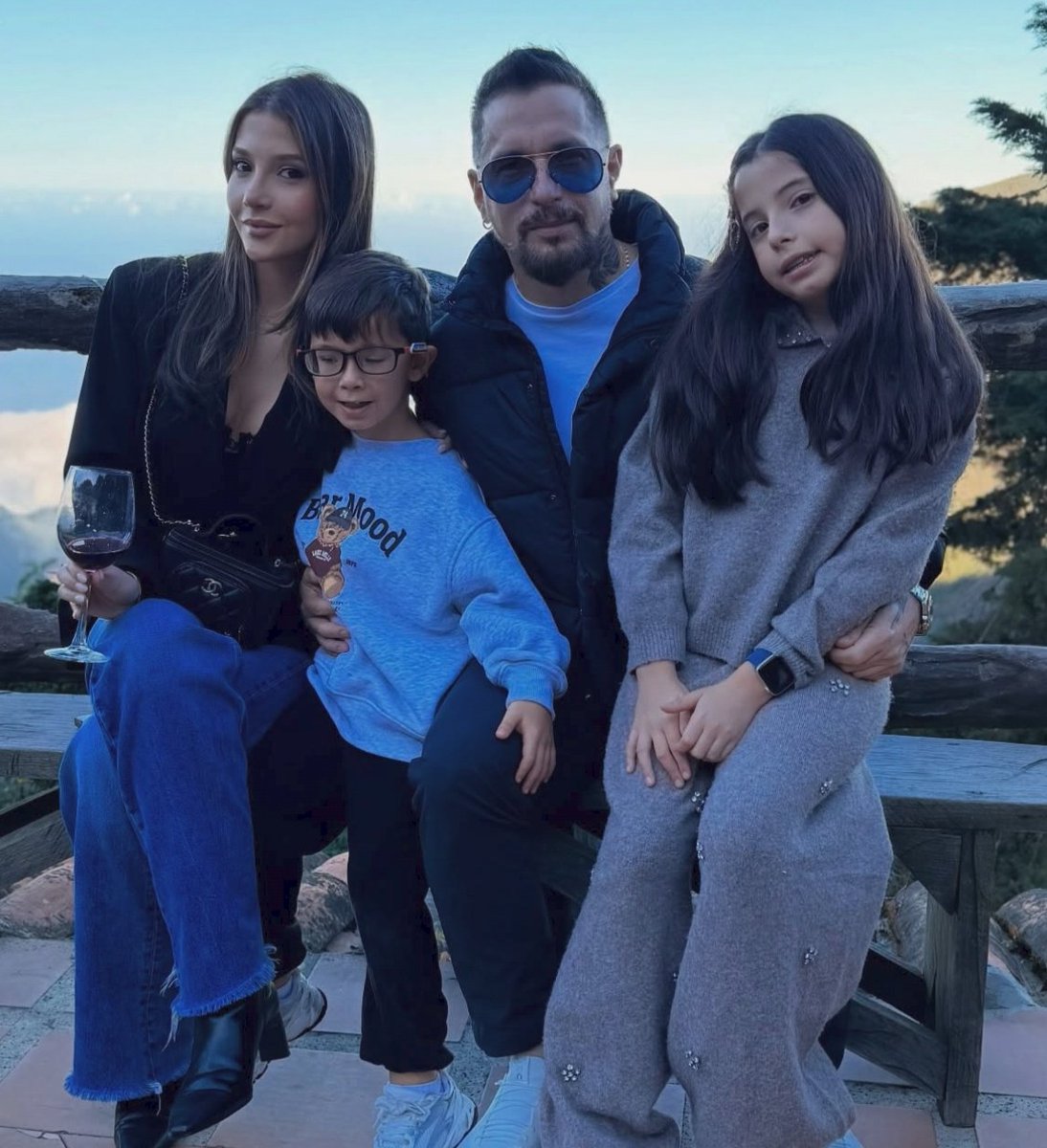 Progrezuelandia's tweet image. No se olviden de @Irrael el que entregó a Óscar Pérez. No los dején saIir, ni a él ni a ningún miembro de su famiIia...