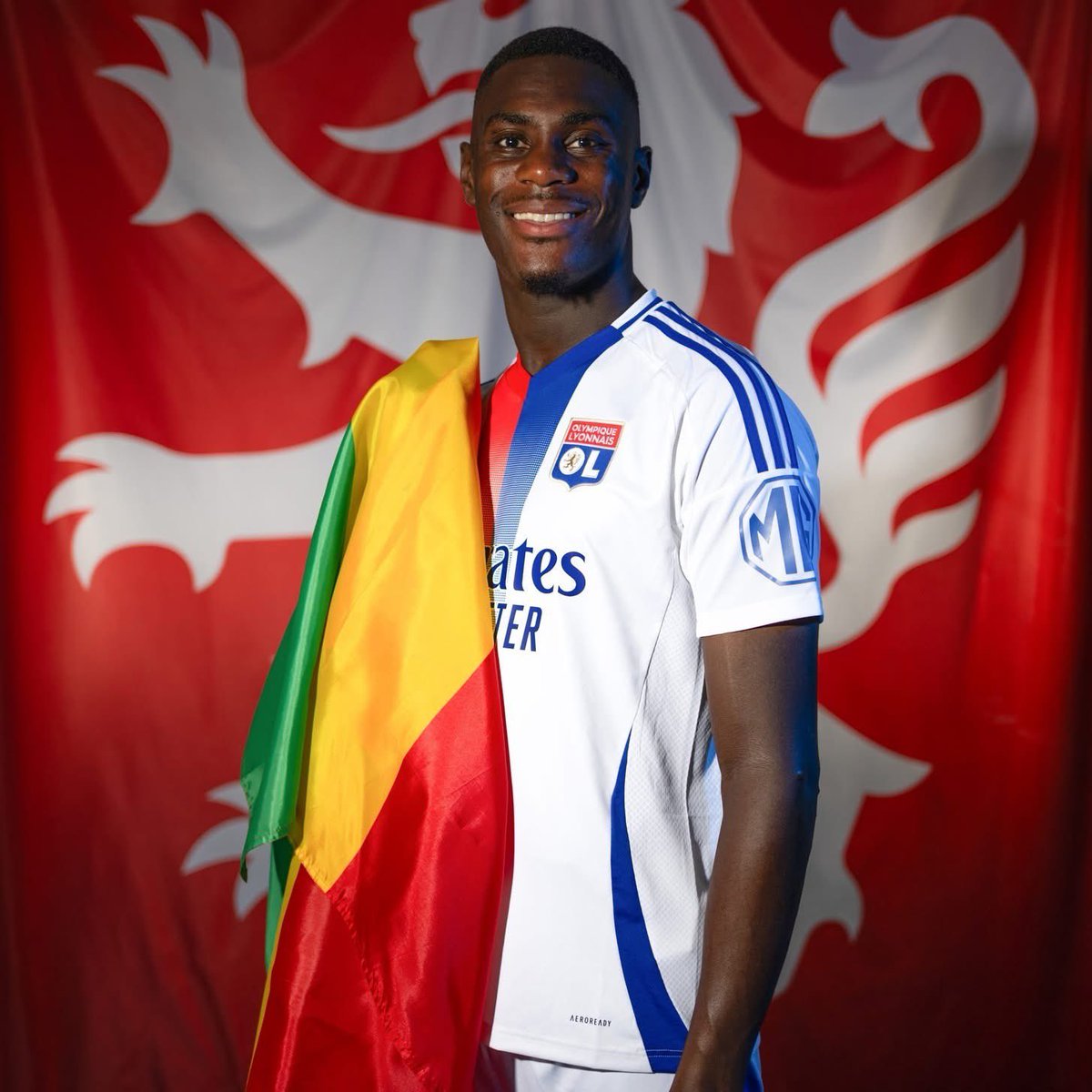 OL_Turkce's tweet image. 🇸🇳🦁 Moussa Niakhaté'nin Senegal'i #CAN2025'te çeyrek finalde!

Senegal, Sudan'ı yenerek Afrika Uluslar Kupası'nın bir sonraki turuna yükseldi. 👊

9 Ocak Cuma günü saat 17:00'de Mali ile karşılaşacaklar. 📆