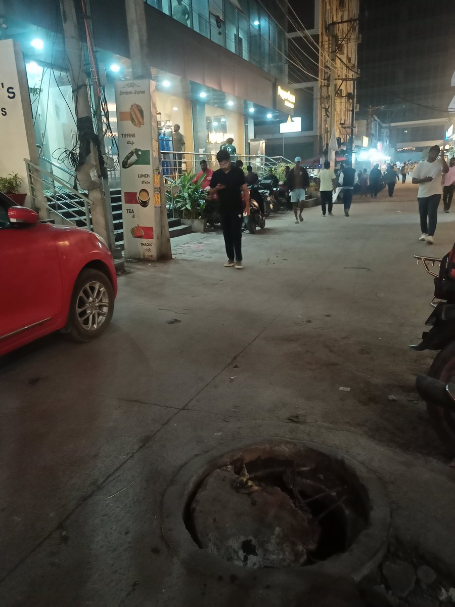 tejslm's tweet photo. This has been the state of this manhole for a few weeks now, not fixed yet.

Just imagine if someone accidentally runs over it.

@GHMCOnline @CommissionrGHMC Can you please take a quick action on it.

Location: Gowlidoddy, Financial District (17.426120, 78.329251) https://t.co/lbBh2aDoGx