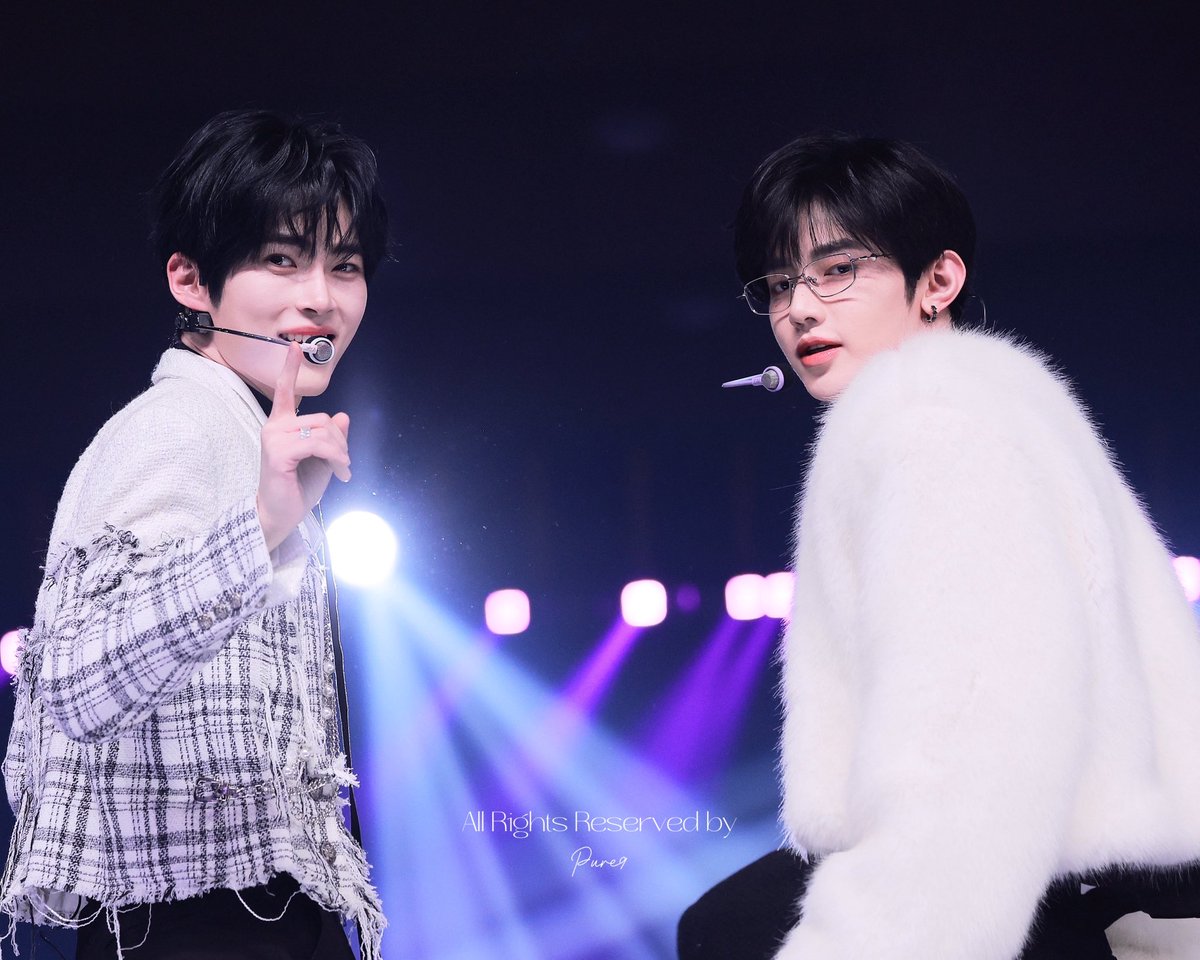 Pure9_0's tweet photo. 251231 MBC 가요대제전 

#장하오 #ZHANGHAO #ジャンハオ #章昊
#성한빈 #SUNGHANBIN #ソンハンビン
#제베원 #제로베이스원 #ZB1 #ZEROBASEONE https://t.co/NtFNG7tSI1