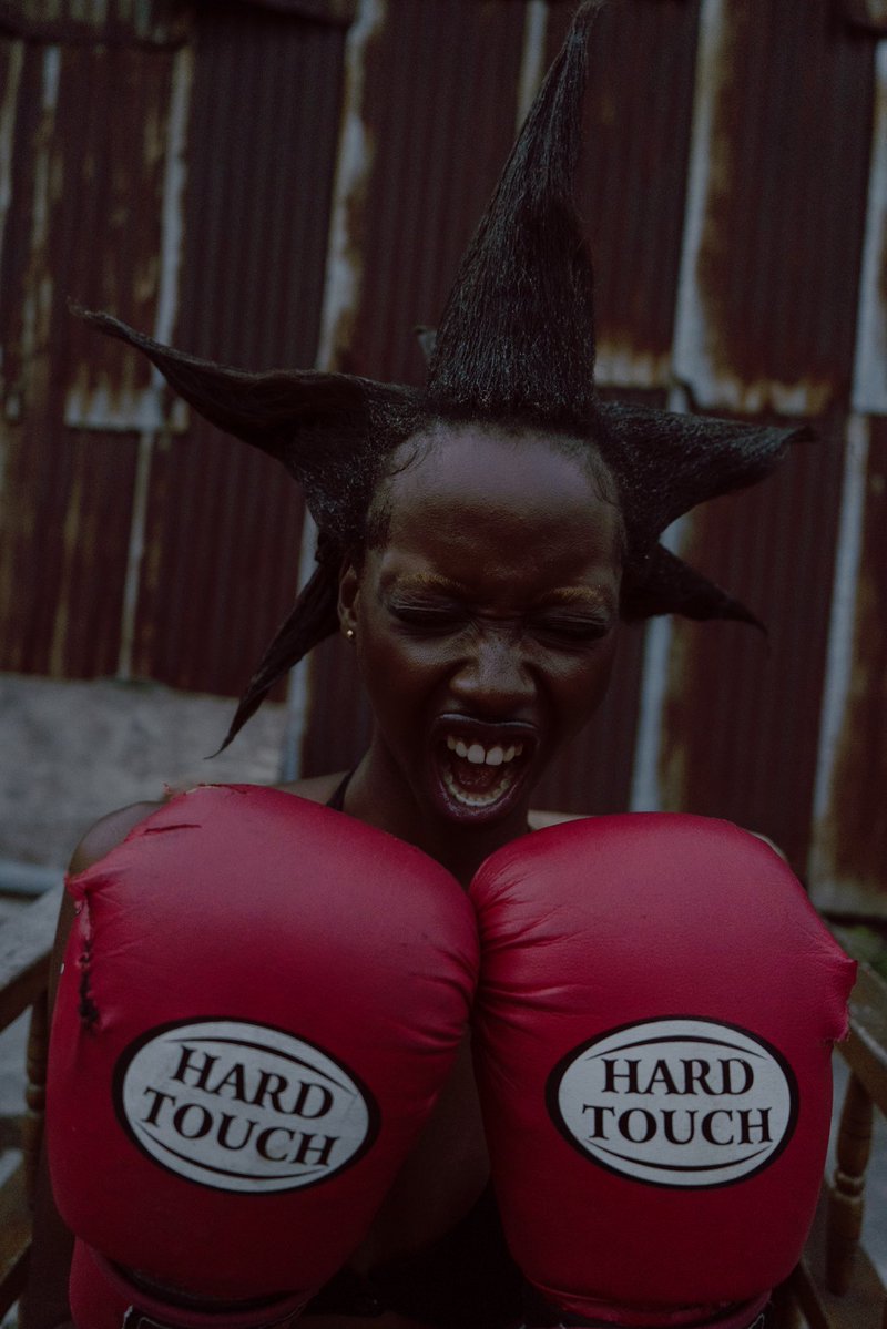 Sweggyblvckboi's tweet image. Rusty walls. Bare feet. Unbreakable spirit.
Photographed by me