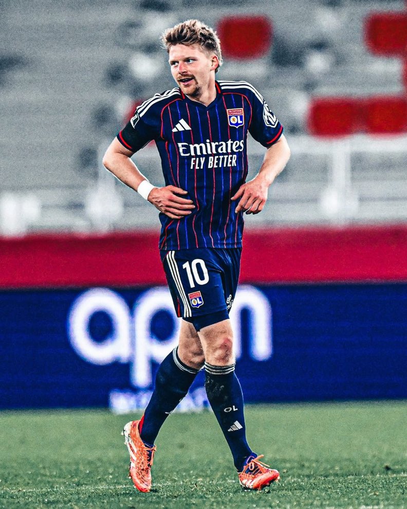 OL_Turkce's tweet image. OL TARİHİNDEKİ ÇEK GOLCÜLERİN SIRALAMASI ❤️💙🇨🇿

1) Pavel Šulc 🇨🇿 - 11
2) Milan Baros 🇨🇿 - 7
3) Antonin Tichy 🇨🇿 * - 5
4) Adam Karabec 🇨🇿 - 2
5) Jan Popluhar 🇨🇿 * - 1

*Çekoslovakya

Sulc, yarım sezonda Çek golcülerimizin sıralamasında en tepeye çıktı.

#TeamOL