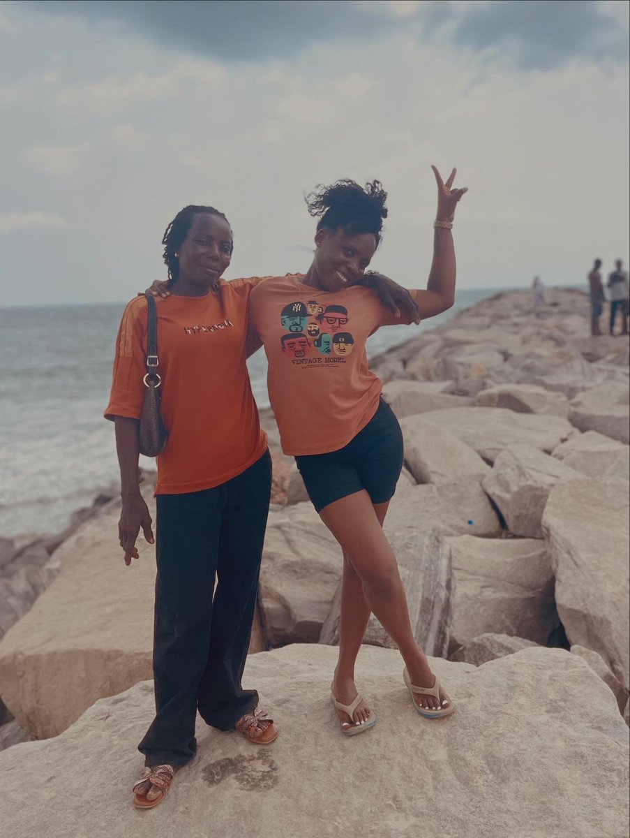 patcletus212's tweet photo. La Familia!!!❤️‍🔥🥳 https://t.co/w5wRETEQgc