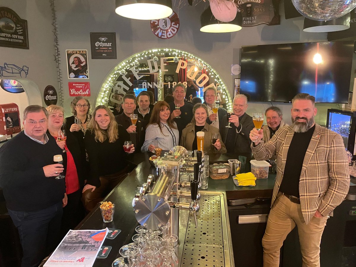 Samen door de Poort naar 2026! 🚪✨

Bij café De Poort luidde de Dinkellandse VVD het nieuwe jaar en de start van de verkiezingscampagne in.

Benieuwd naar ons verkiezingsprogramma? Check dan gauw onze website: dinkelland.vvd.nl